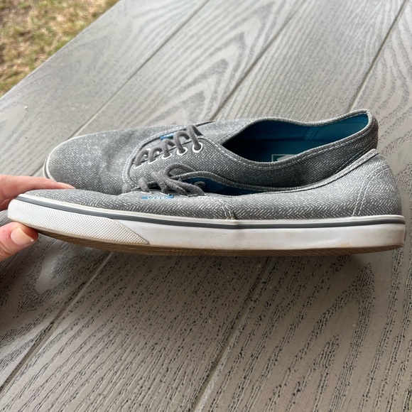 Vans: Gray/White houndstooth Lace Ups: Men 7.5 : Women 9 - Picture 5 of 7